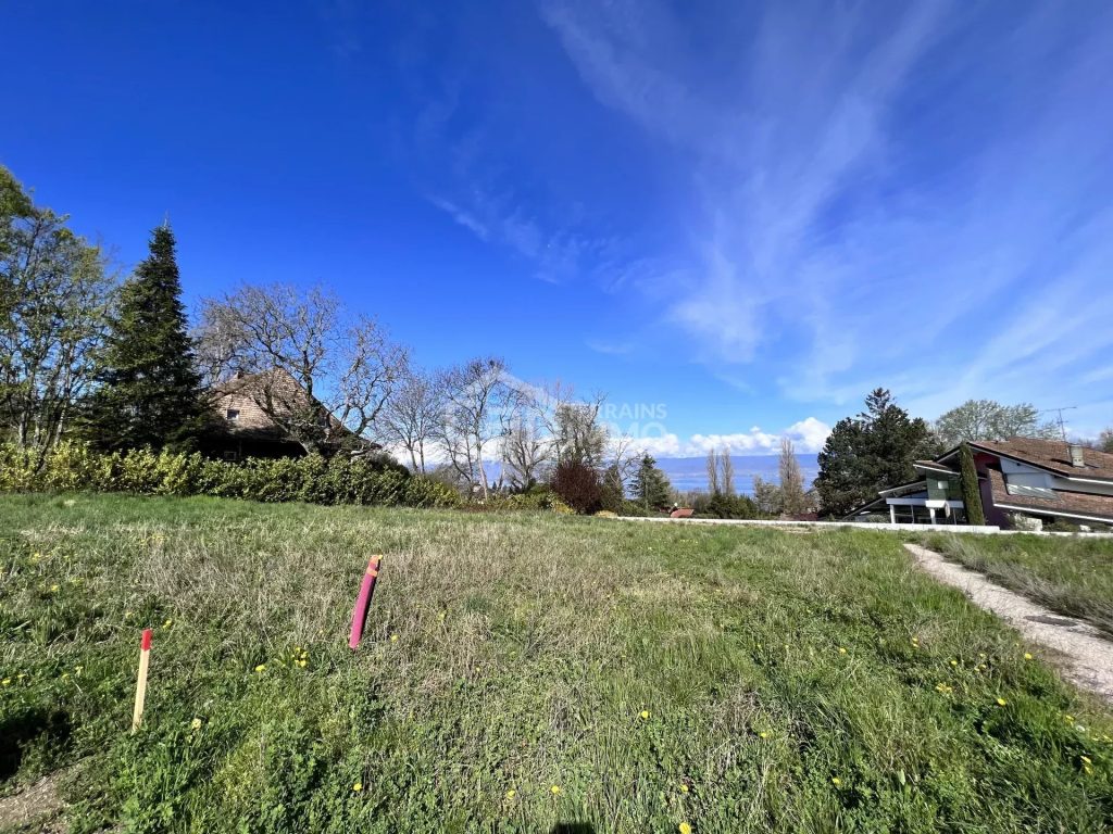 Terrain viabilisé 700 m² – CORZENT