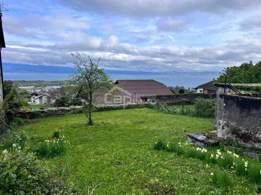 Bâtisse jumelée à rénover – MARIN Village
